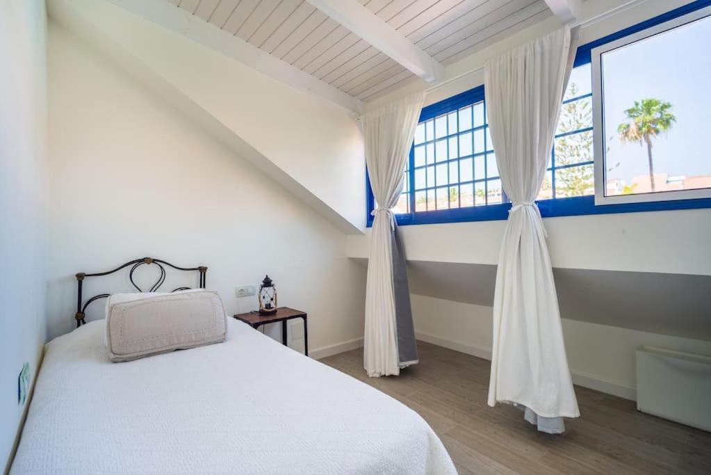 Fabulous , Wifi, Swimming Pool And Holiday home Pasito Blanco