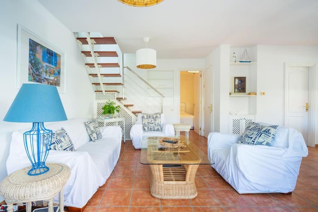 Fabulous , Wifi, Swimming Pool And Vakantiehuis